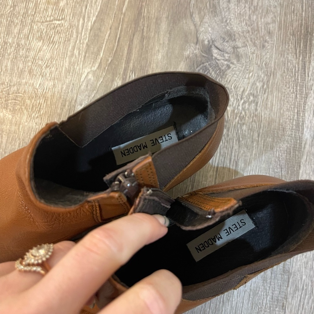 Steve Madden Rozamare Boots - Picture 4 of 6